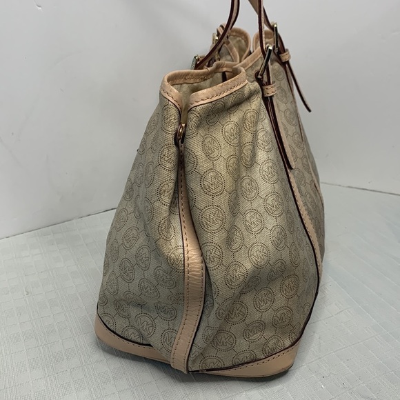 Michael Kors signature tote - Picture 4 of 10